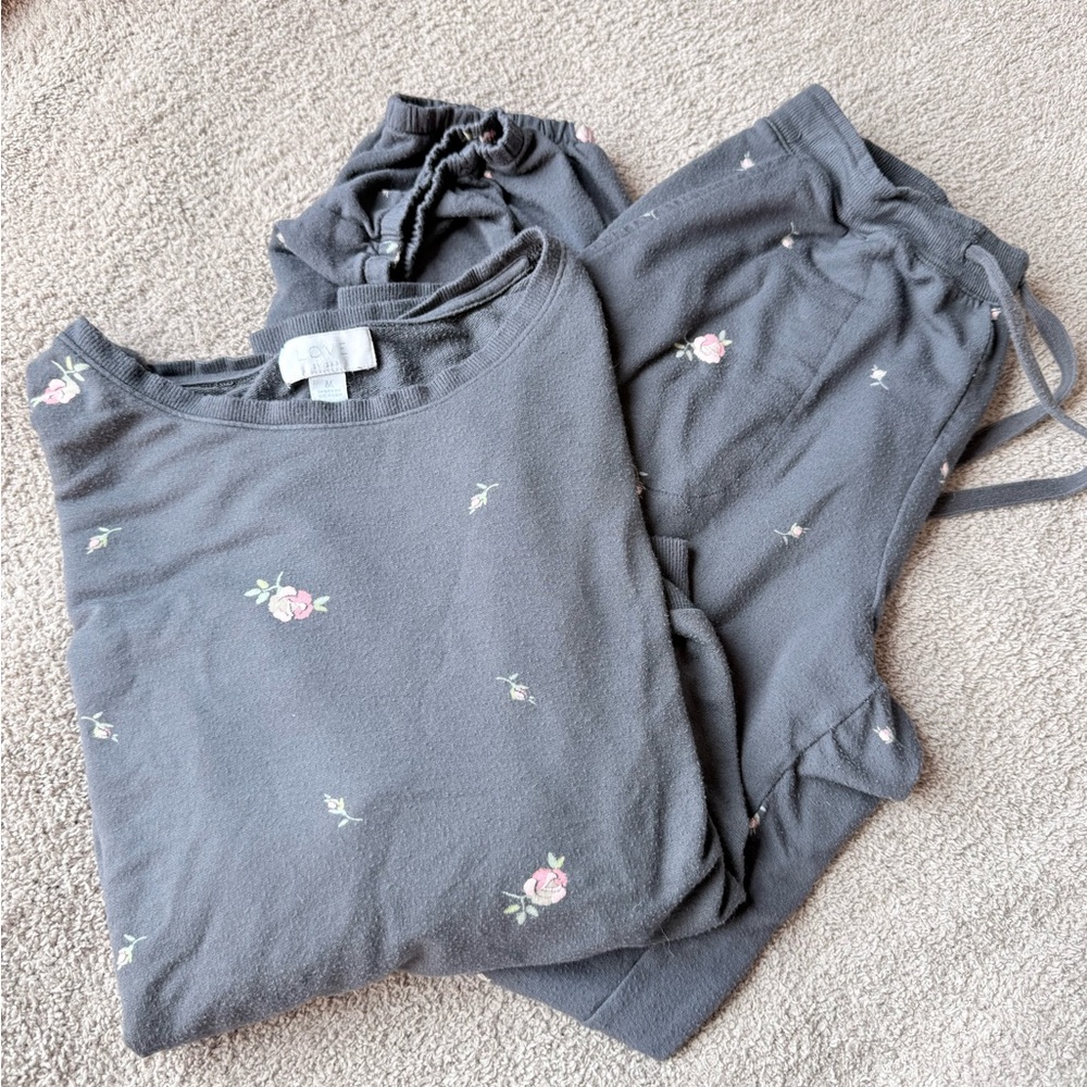 LOVE by GAP Floral Lounge Set Medium Gray Sweatshirt Joggers Matching Set